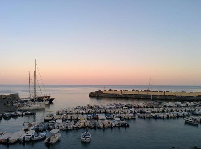 Appartamento Al Centro Di Ustica Isola di Ustica Exterior photo